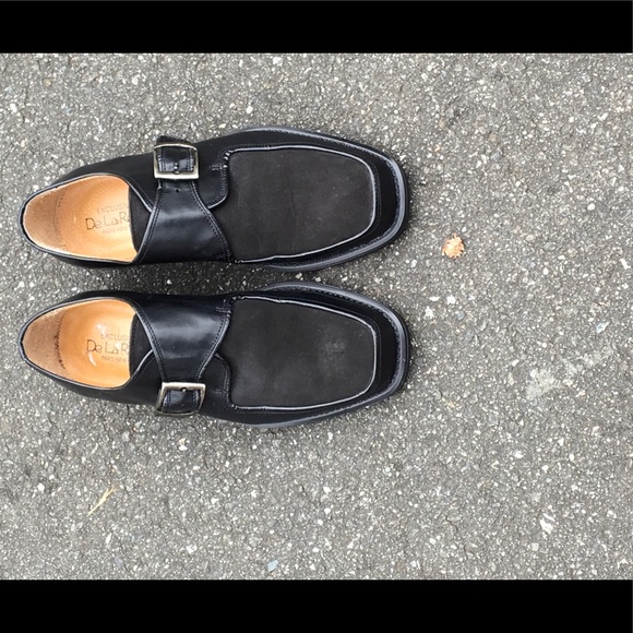 Exclusively De La Rentis  buckled genuine leather - Picture 7 of 8